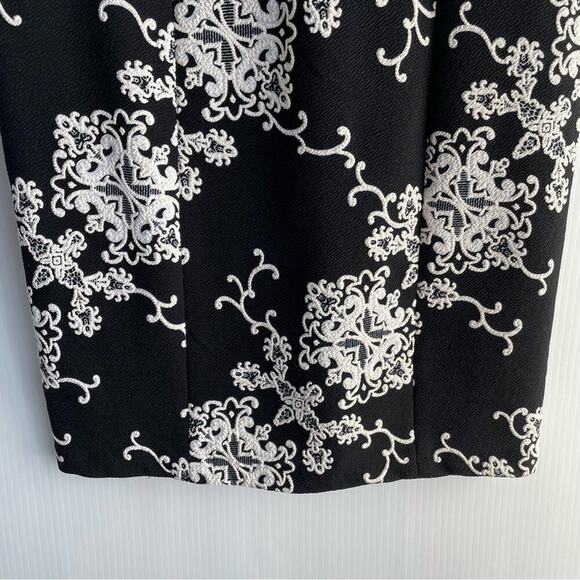 Adrianna Papell height neckline modest long bell sleeve black and white size 4 - Picture 8 of 12